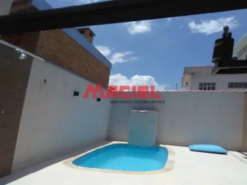 LINDA CASA COM  PISCINA