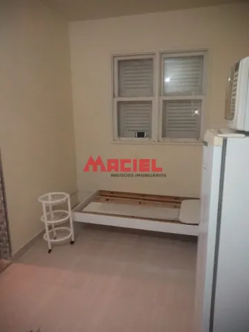 Alugar Apartamento / Padrão em São José dos Campos. apenas R$ 850,00