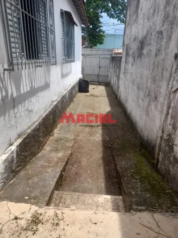 CASA NA VILA MARIA EM FRENTE ESCOLA MUNICIPAL ELZA FERREIRA, IGREJA NOSSA SENHORA DAS GRAÇAS, COMERCIO LOCAL, PROXIMO.