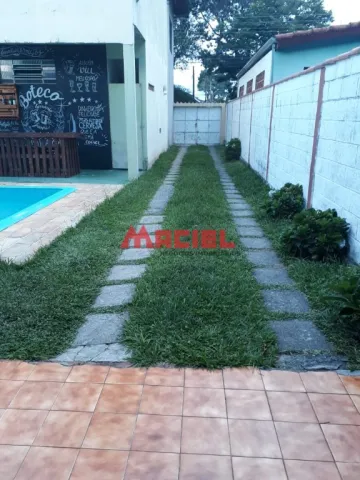 CASA COM PONTO COMERCIAL