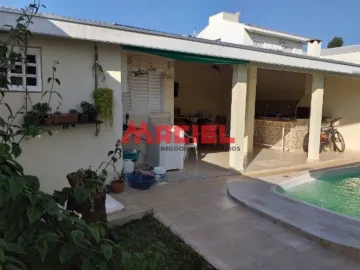 CASA COM PISCINA NO VILLA BRANCA