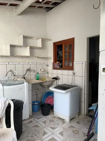 CASA DE USO RESIDENCIAL OU COMERCIAL MISTO, FRENTE A PRAÇA