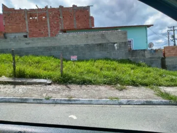 Terreno de esquina no Jd. Nova República