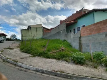 Terreno de esquina no Jd. Nova República