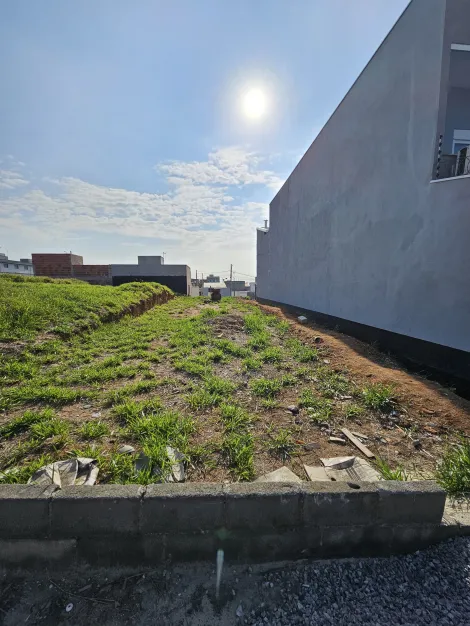 `Sua Oportunidade em Setville: Terreno de 175m² Aceita Carro como Pagamento!`