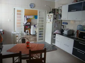 CASA COM ACABAMENTO DE PRIMEIRA