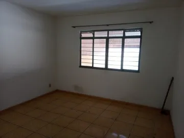 Luxuosa Residência na Vila Cândido: Espaço, Conforto e Elegância ao seu Alcance!