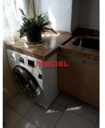 APARTAMENTO COM SACADA