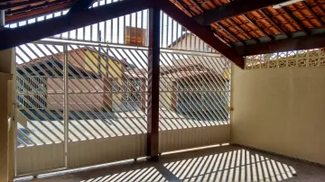 Casa em rua pública no Jardim América