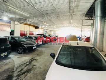 EXCELENTE GALPÃO, 40 GARAGENS, OTIMA LOCALIZAÇÃO, POSSIBILIDADE DE CONSTRUIR PREDIO ATE 15 ANDARES