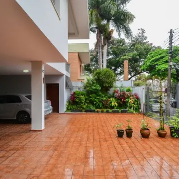 Maravilhosa casa em bairro residencial muito arborizado, seguro e sossegado