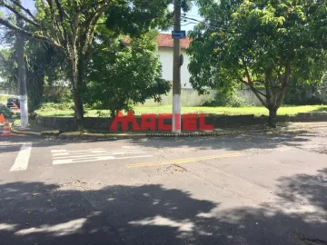 Terreno de esquina Jardim das Colinas