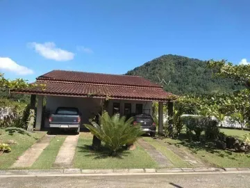 EXCELENTE IMOVEL EM CONDOMINIO FECHADO EM UBATUBA