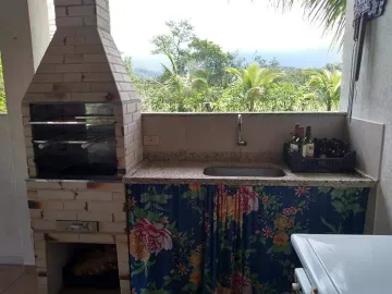 EXCELENTE IMOVEL EM CONDOMINIO FECHADO EM UBATUBA