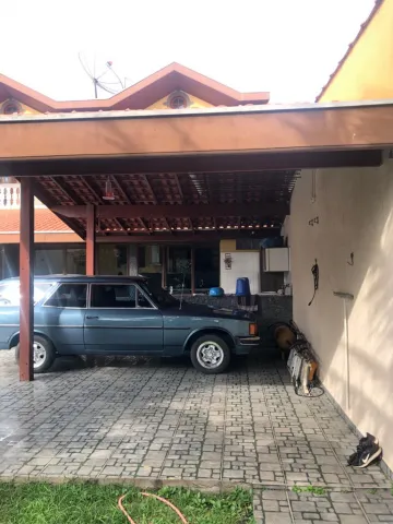 Linda casa no Bosque dos Ipês