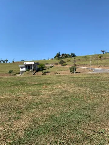 Terreno em condomínio fechado de alto padrão no Village Paraibuna