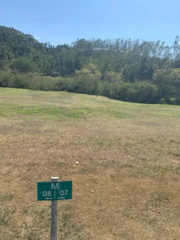 Terreno em condomínio fechado de alto padrão no Village Paraibuna