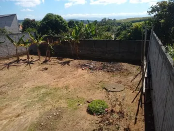 Sobrado com terreno e ponto comercial já alugado