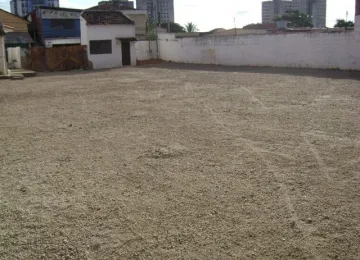 Terreno no Centro com 835 M²