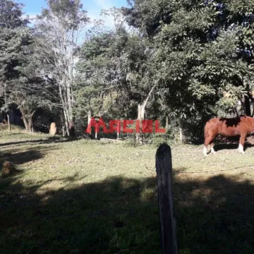 Área no bairro dos Freitas