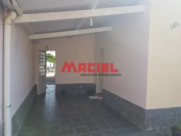 EXCELENTE CASA AMPLA E AREJADA COM QUINTA GRANDE IDEAL PRA CONSTRUIR EDICULA.