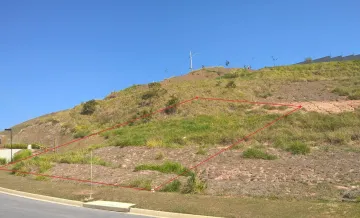 Lote de terreno no condomínio Verana