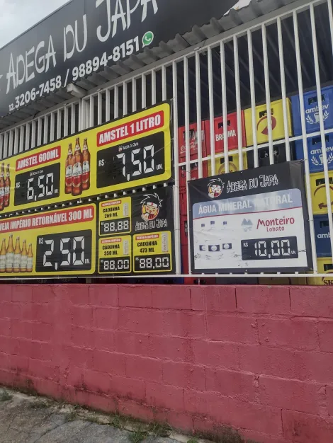 Oportunidade Única a Venda em Avenida Movimentada! Prédio comercial!  Gerando renda Locação!