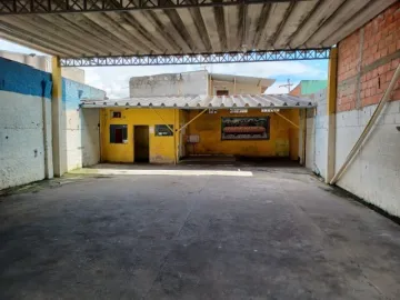 Terreno comercial com edícula