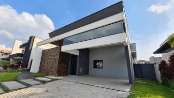 CASA TÉRREA,COM CONCEITO ABERTO,TODO CONFORTO PARA SUA FAMÍLIA.