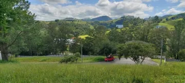 Lote de terreno no condomínio Santa Bárbara