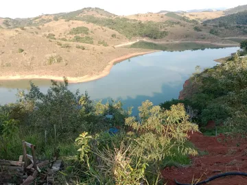 terreno com 3000 mil metros em Jambeiro na beiranda da repressa, respeitando o recuo de lei, fica na saida do km 20 da rodovia dos tamoios, aceita carro altomatico ate R$ 50.000.00 COMO PARTE DE PGTO