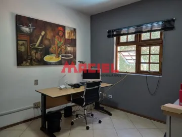 CASA NO JD APOLO/VILA EMA, ZONEAMENTO MISTO (COMERCIAL), PROXIMO DO SHOPPING COLINAS COM GARAGEM P/ 12 CARROS, TAMBEM ALUGA, ACEITA PERMUTA POR PROPRIEDADE DE MENOR VALOR.