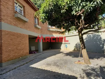 CASA NO JD APOLO/VILA EMA, ZONEAMENTO MISTO (COMERCIAL), PROXIMO DO SHOPPING COLINAS COM GARAGEM P/ 12 CARROS, TAMBEM ALUGA, ACEITA PERMUTA POR PROPRIEDADE DE MENOR VALOR.