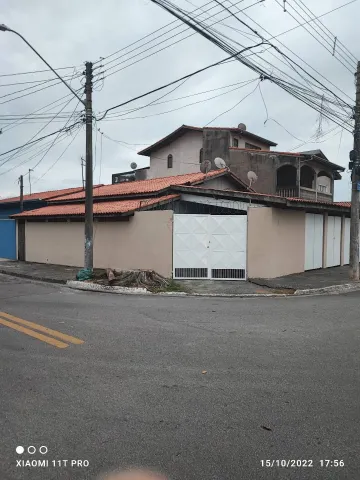 CASA BEM LOCALIZADA DE ESQUINA NO JARDIM IMPERIAL. EXCELENTE PARA RESIDENCIA OU COMERCIO