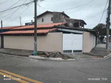 CASA BEM LOCALIZADA DE ESQUINA NO JARDIM IMPERIAL. EXCELENTE PARA RESIDENCIA OU COMERCIO