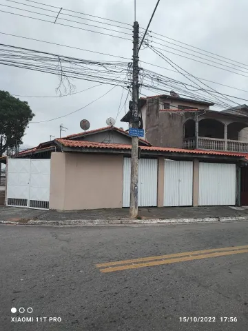 CASA BEM LOCALIZADA DE ESQUINA NO JARDIM IMPERIAL. EXCELENTE PARA RESIDENCIA OU COMERCIO