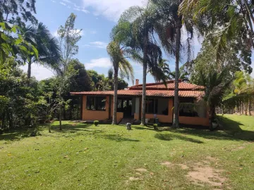 Casa em chácara em Paraibuna