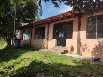 Casa em chácara em Paraibuna