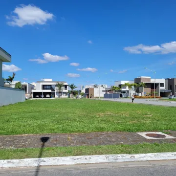 TERRENO DE ESQUINA NO JARDIM DO GOLFE III