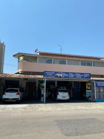 Sobrado Comercial de esquina paralelo à Avenida Jk