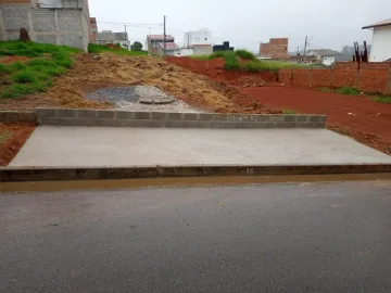 TERRENO NO BAIRRO SETVILLE PLANO, EXCELENTE LOCALIZAÇÃO, PRÓXIMO A COMÉRCIOS, ACEITA CARRO E PODE TRANSFERE SALDO DEVEDOR