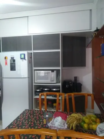 Casa térrea bem localizada