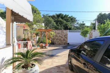 JARDIM MOTORAMA CASA LOTE INTEIRO COM PISCINA