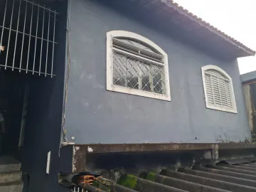 CASA NO BOSQUE DOS EUCALIPTOS COM PONTO COMERCIAL