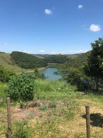 Terreno Condomínio Recanto Santa Barbara na  Cidade de Jambeiro