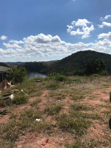 Terreno Condomínio Recanto Santa Barbara na  Cidade de Jambeiro