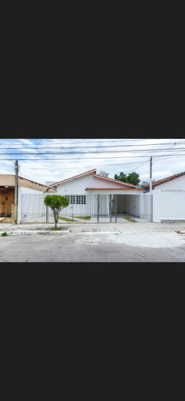 CASA NA REGIÃO CENTRAL DE SÃO JOSÉ DOS CAMPOS