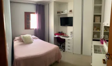 CASA MUITO BEM PLANEJADA COM AREA GOURMET