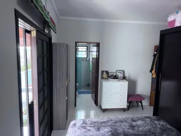 EXCELENTE CASA NUM BAIRRO TRANQUILO EM JACAREI - ACEITA PERMUTA POR CASA EM SJC