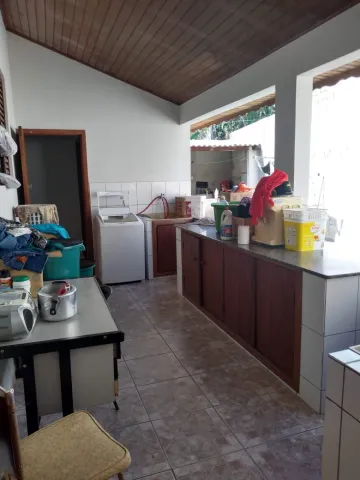 SITIO EM CAÇAPAVA ( PIEDADE), CASA TERREA COM VARANDA, CHURRASQUEIRA, VARANDA, PISICINA, PORTÃO ELETRONICO, TEM MAIS 5 CHALÉS, ÁREA GOURMET, CAMPO DE FUTEBOL, POMAR COM ÁRVORES FRUTIFERAS E NATURAIS